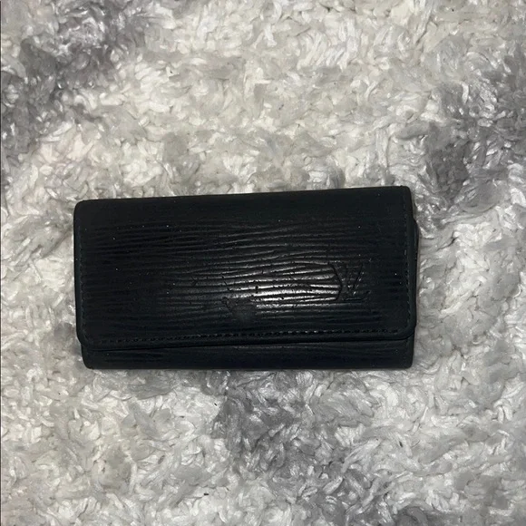 Louis Vuitton Black Epi Key Holder - Picture 2 of 10